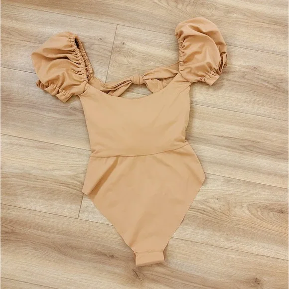 NEW Agua Bendita Oria Dust Halter One Piece Swimsuit in Beige Size Large